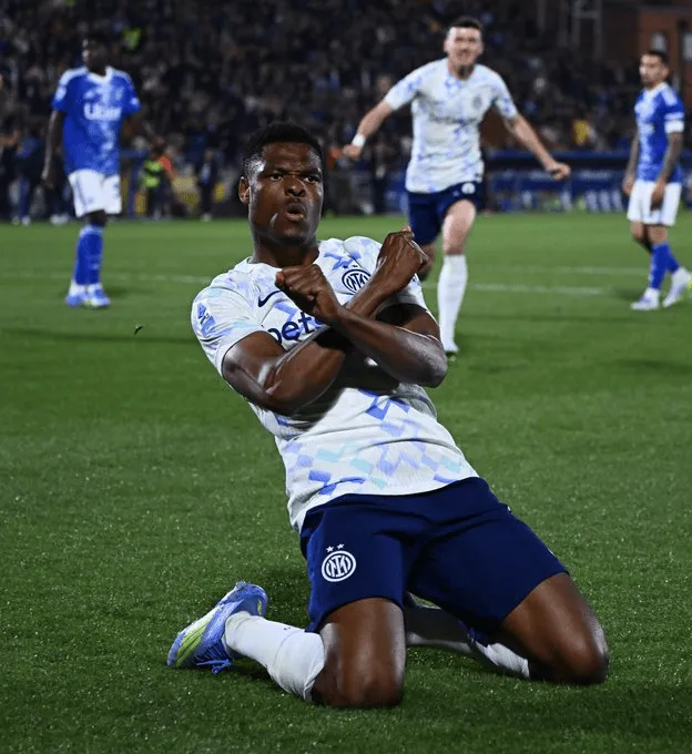 开云app-科莫3-4国际米兰全场数据:射门24-7,绝对机会4-0